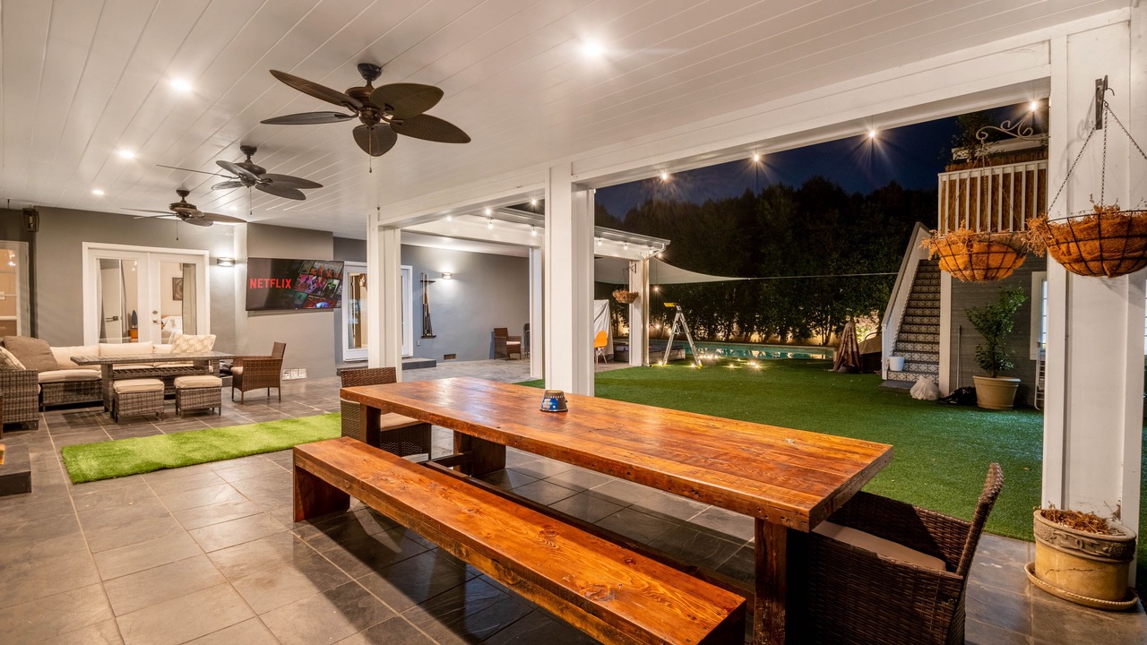 Photo of Outdoor in North Hills
