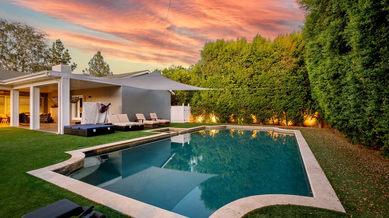 Photo of Outdoor in North Hills