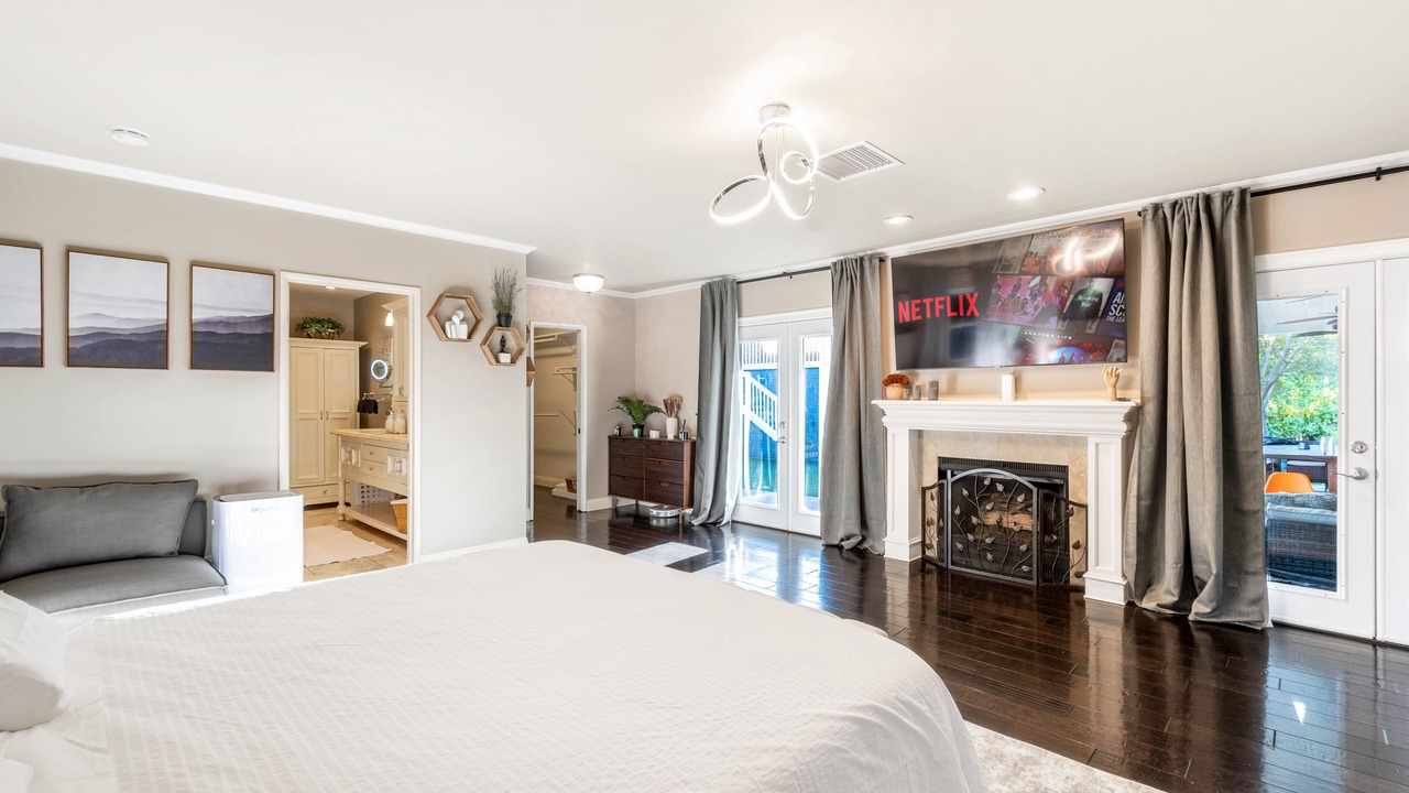 Photo of Bedroom in North Hills