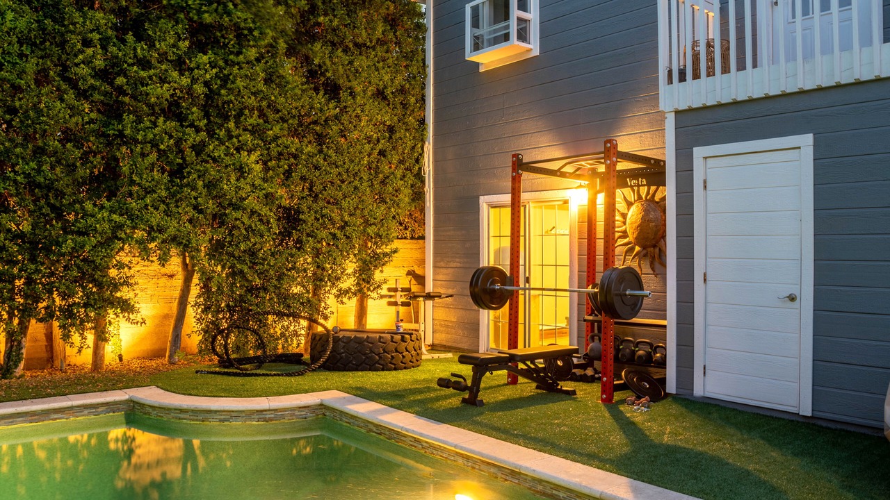 Photo of Outdoor in North Hills