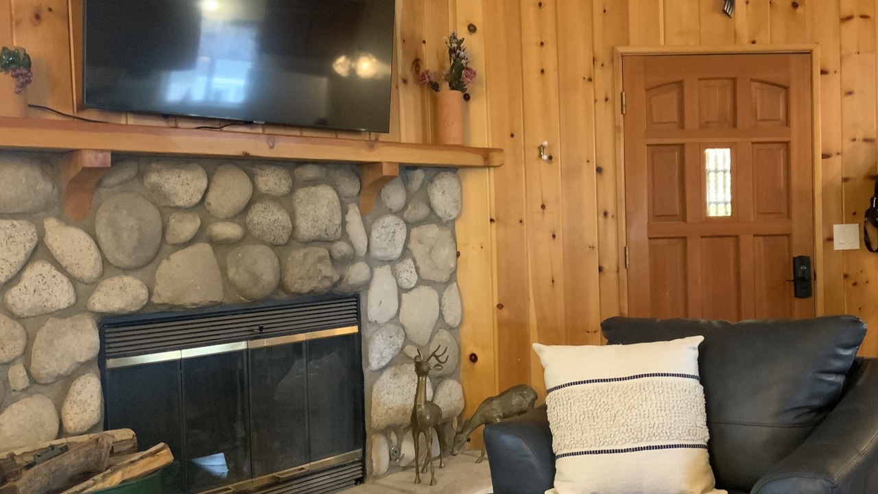Photo of Livingroom in Arrowhead Villas