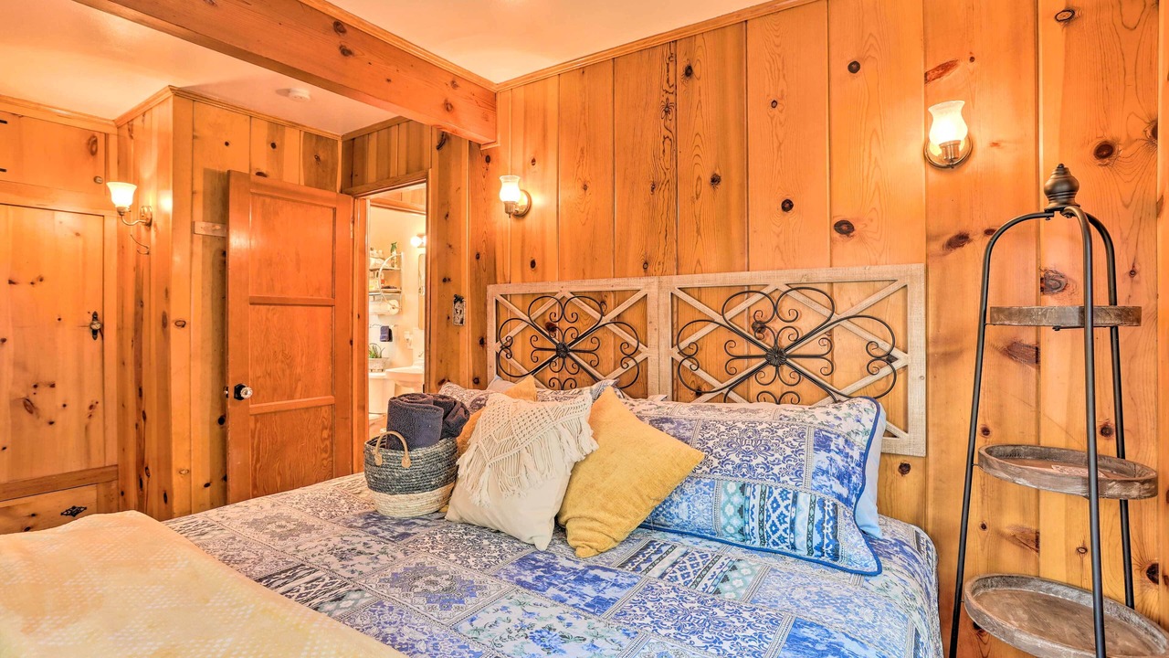 Photo of Bedroom in Wrightwood
