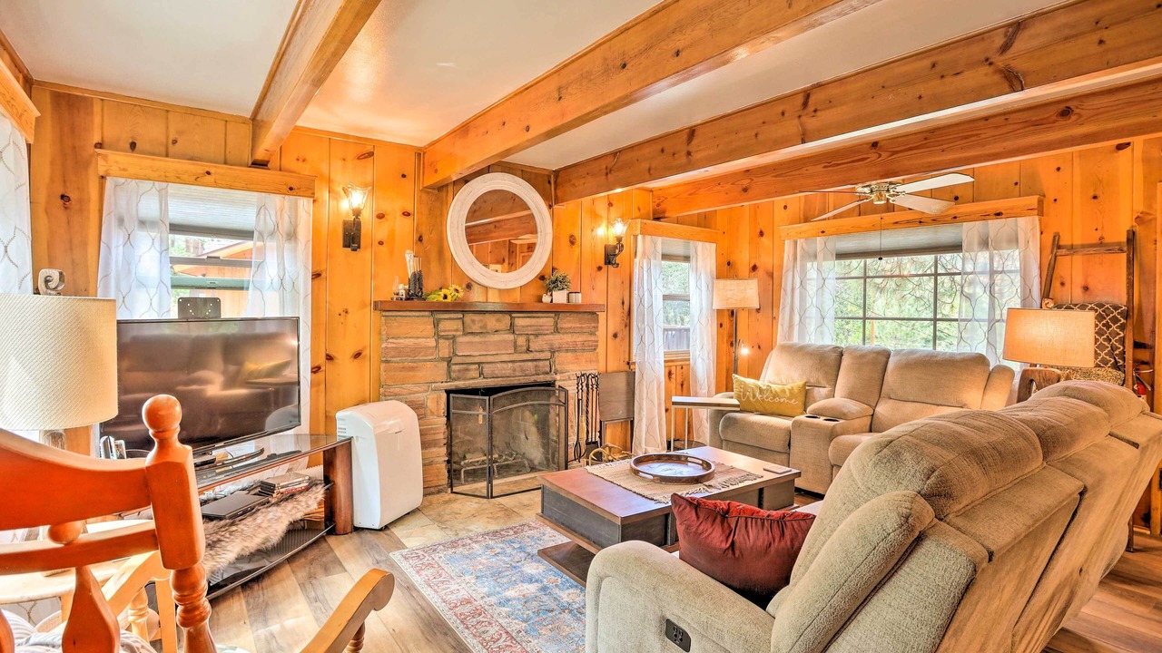 Photo of Bedroom in Wrightwood