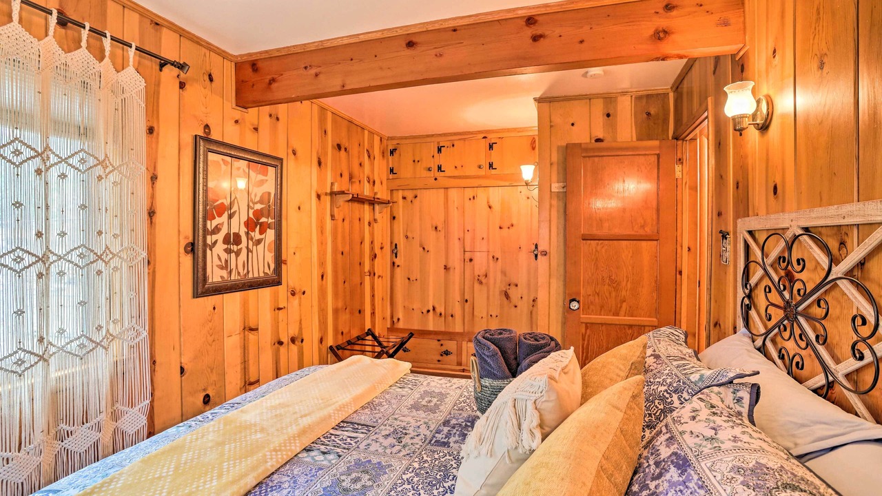 Photo of Bedroom in Wrightwood