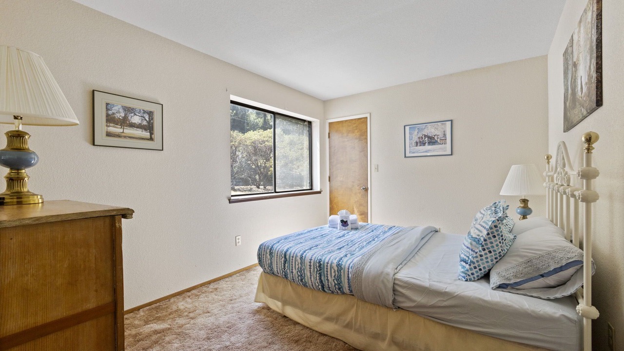 Photo of Bedroom in Groveland