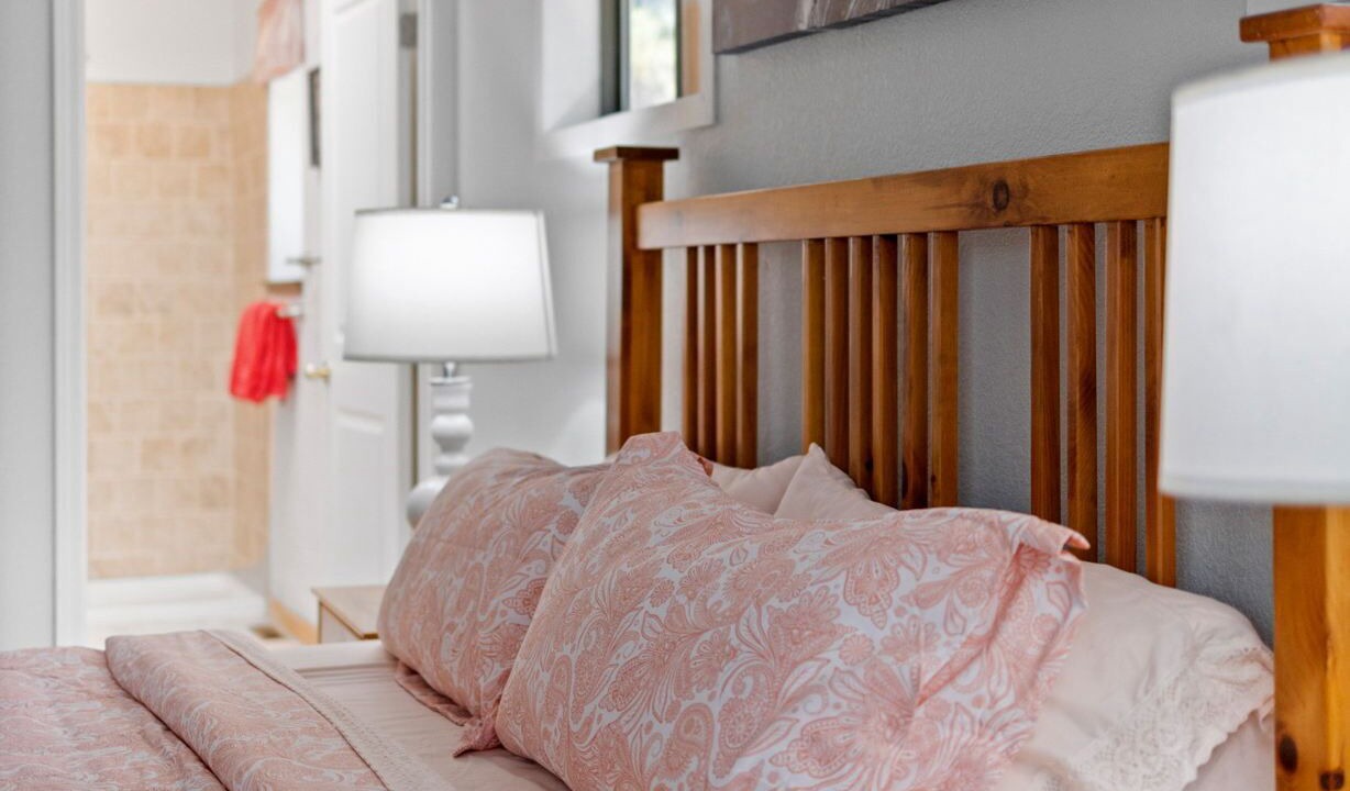 Photo of Bedroom in Groveland