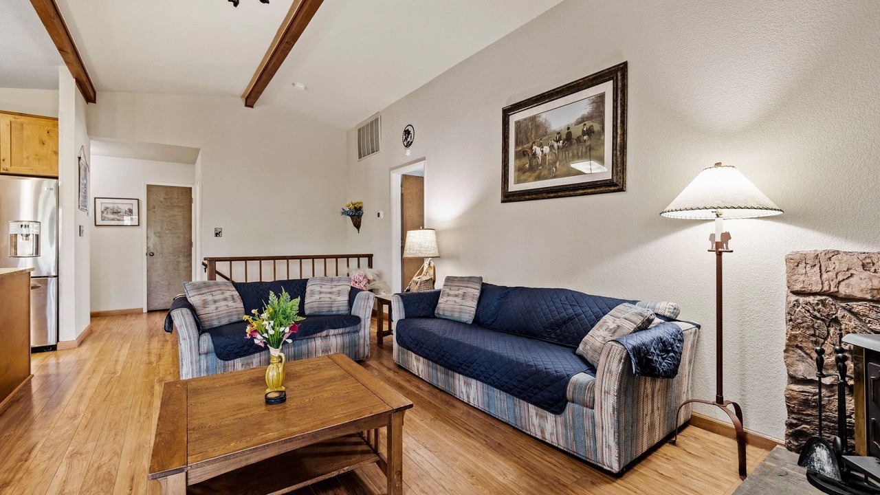 Photo of Livingroom in Groveland