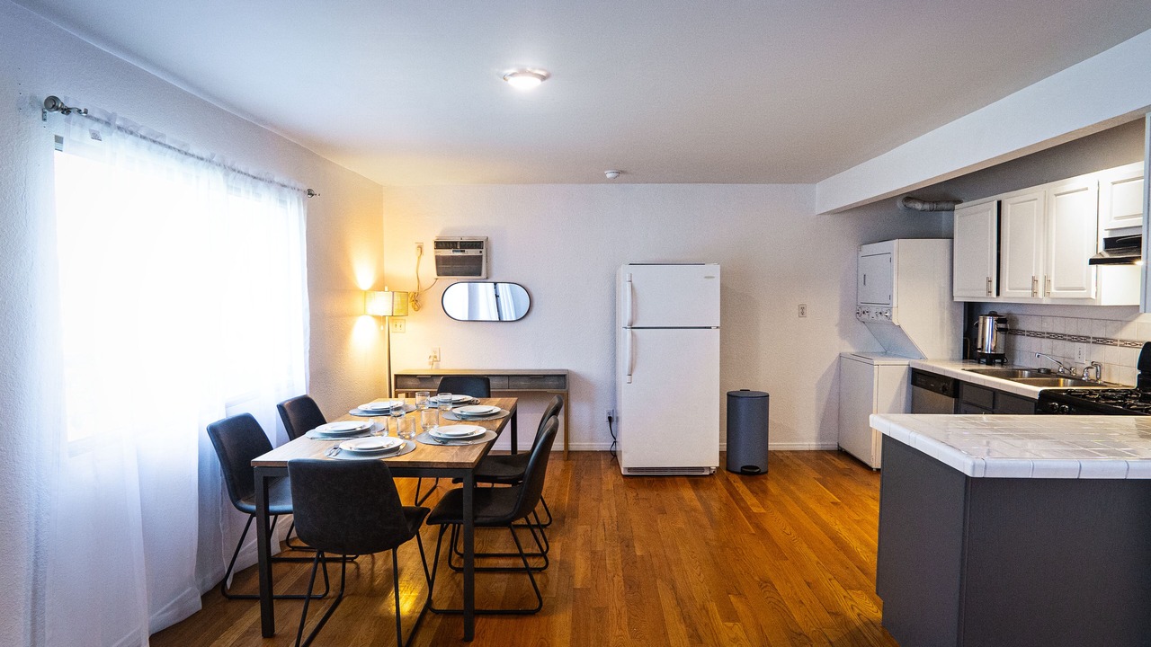 Photo of Bedroom in Mid-Wilshire
