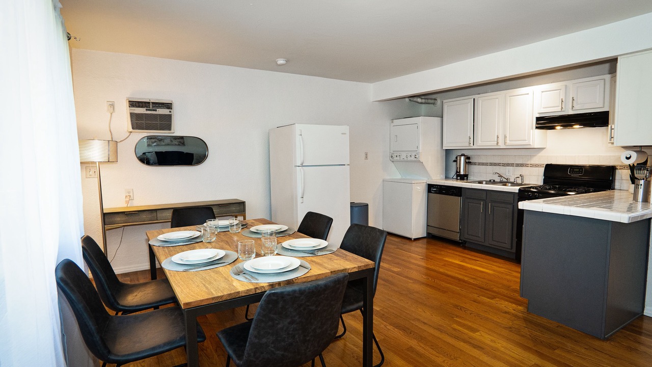 Photo of Kitchen in Mid-Wilshire
