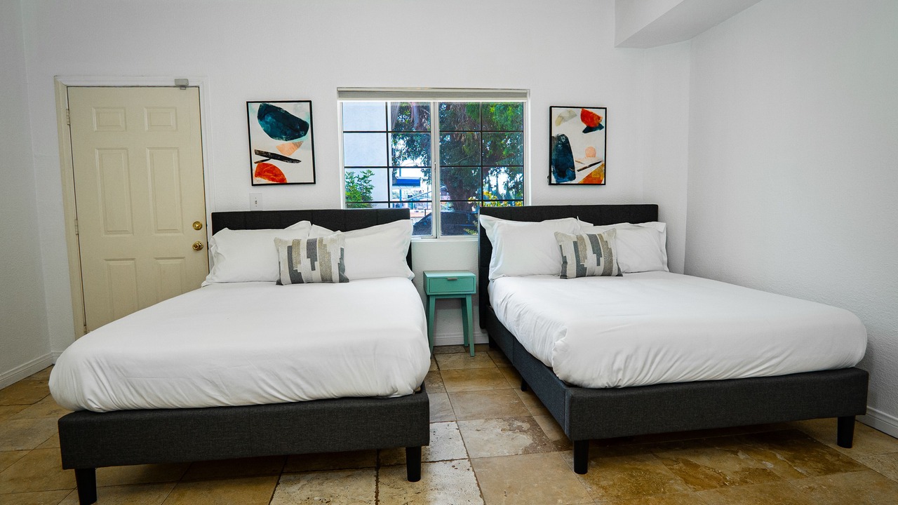 Photo of Bedroom in Mid-Wilshire