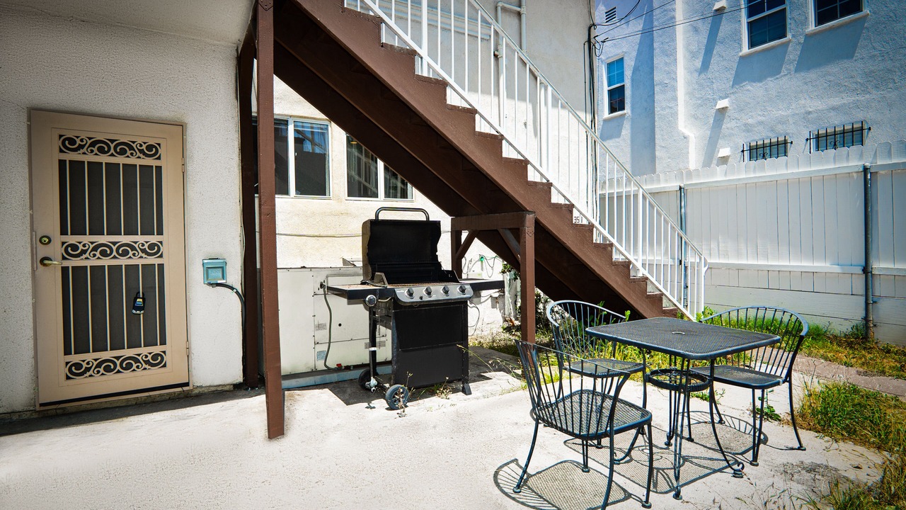 Photo of Outdoor in Mid-Wilshire