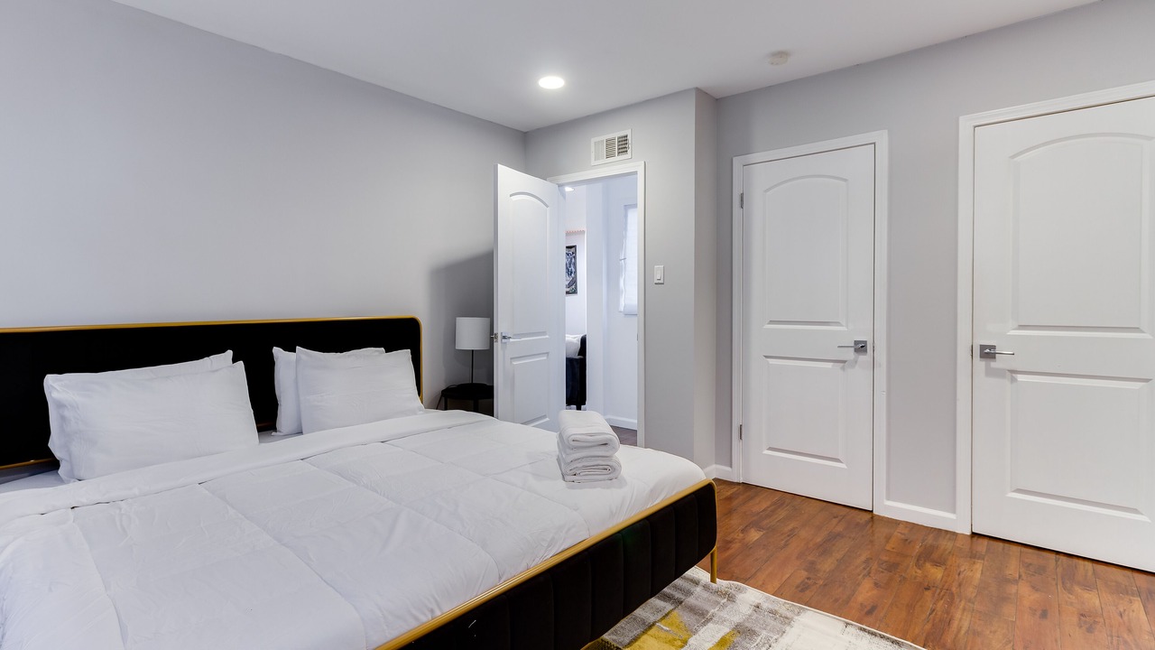 Photo of Bedroom in Reseda