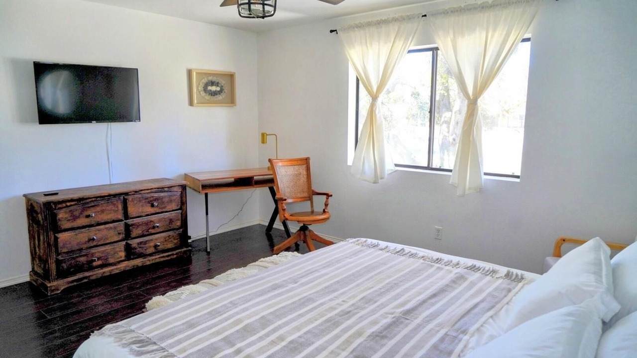 Photo of Bedroom in Yosemite Lakes