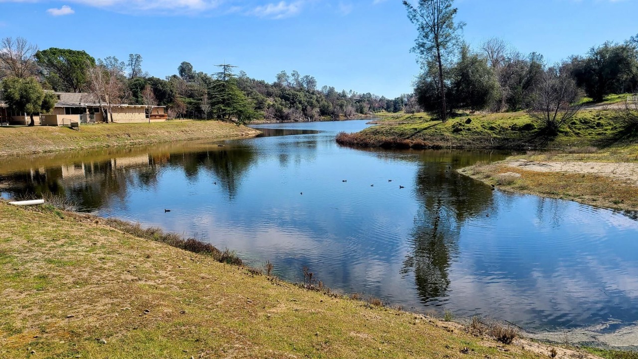 Photo of Outdoor in Yosemite Lakes