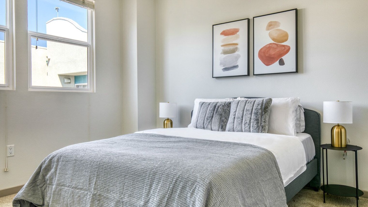 Photo of Bedroom in NoHo Arts District