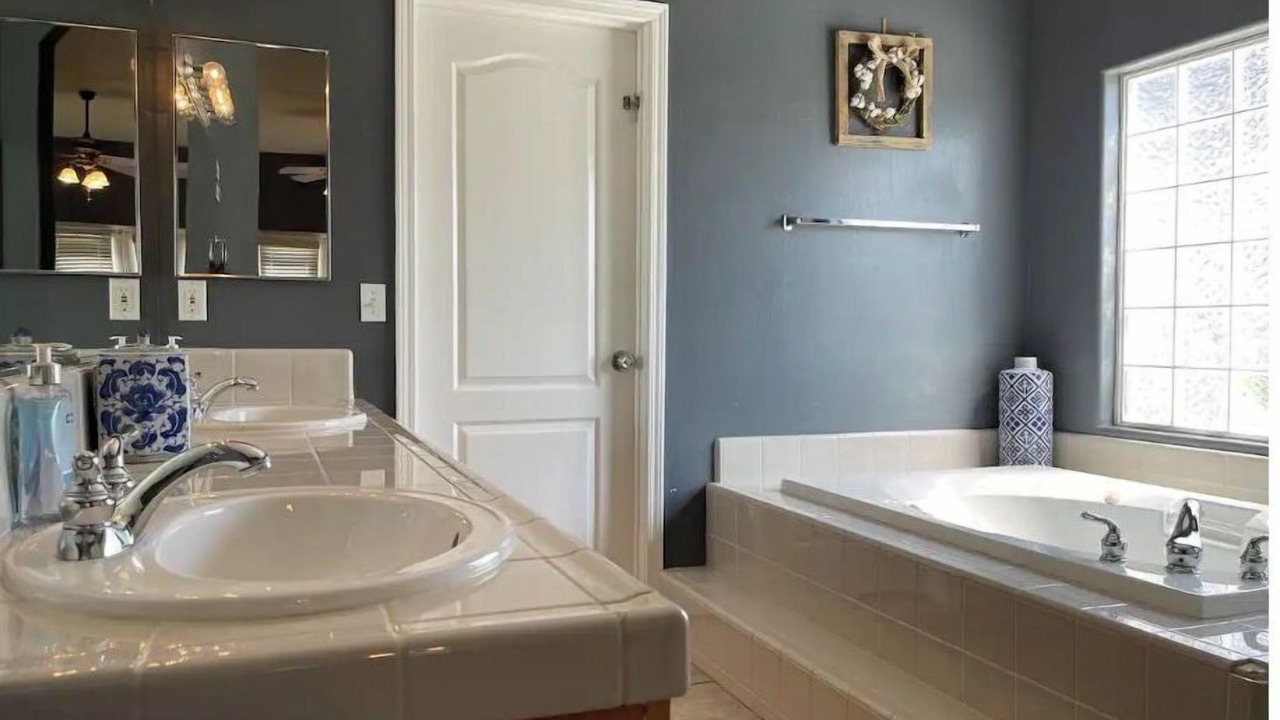 Photo of Bathroom in Rosedale