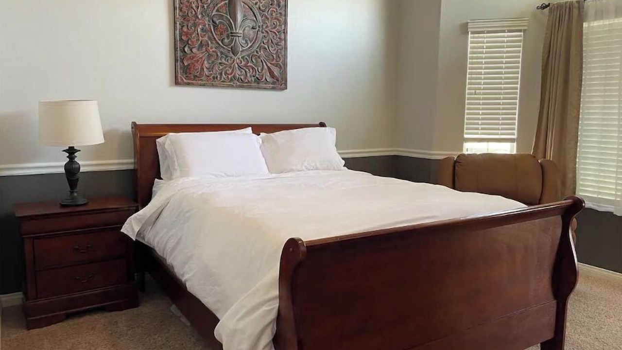 Photo of Bedroom in Rosedale