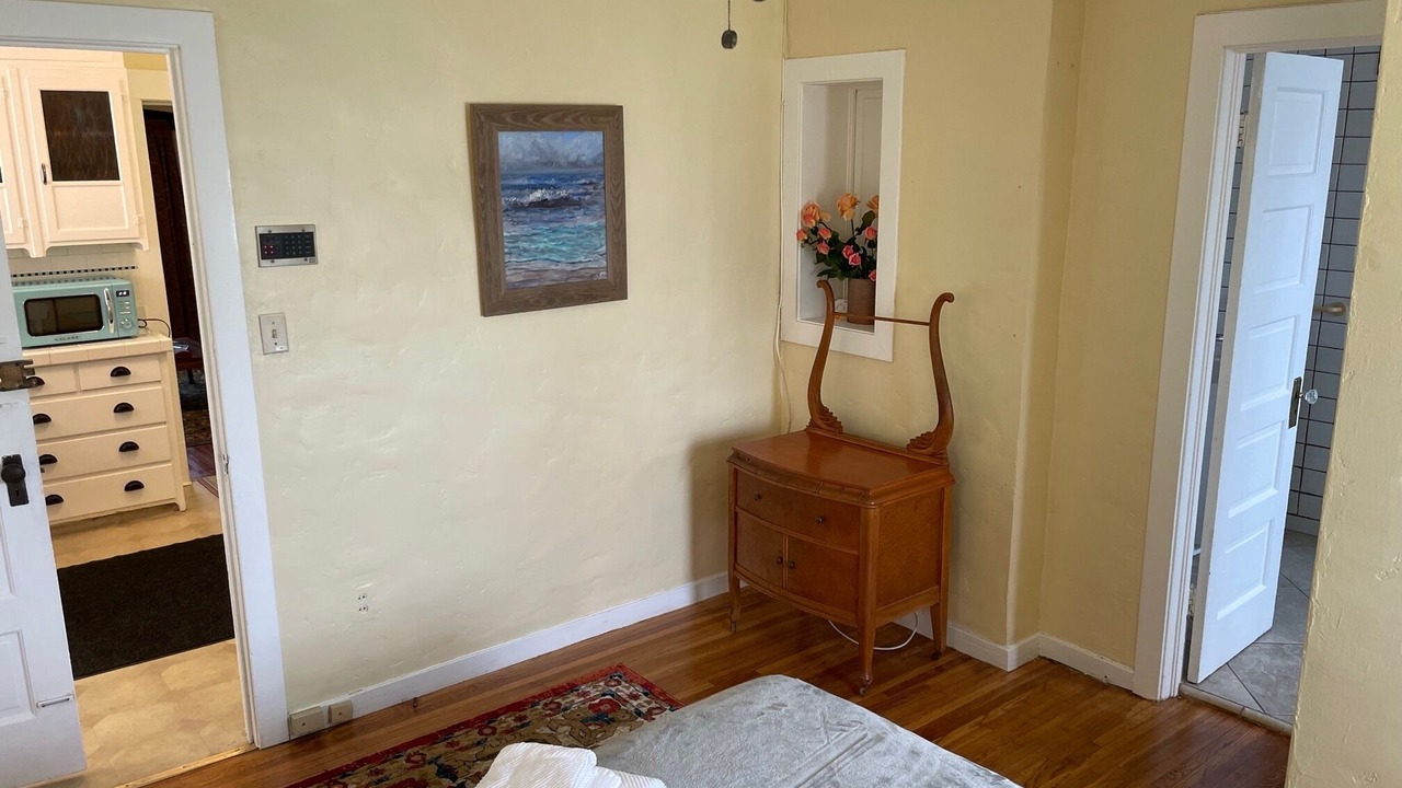 Photo of Bedroom in Downtown Riverside