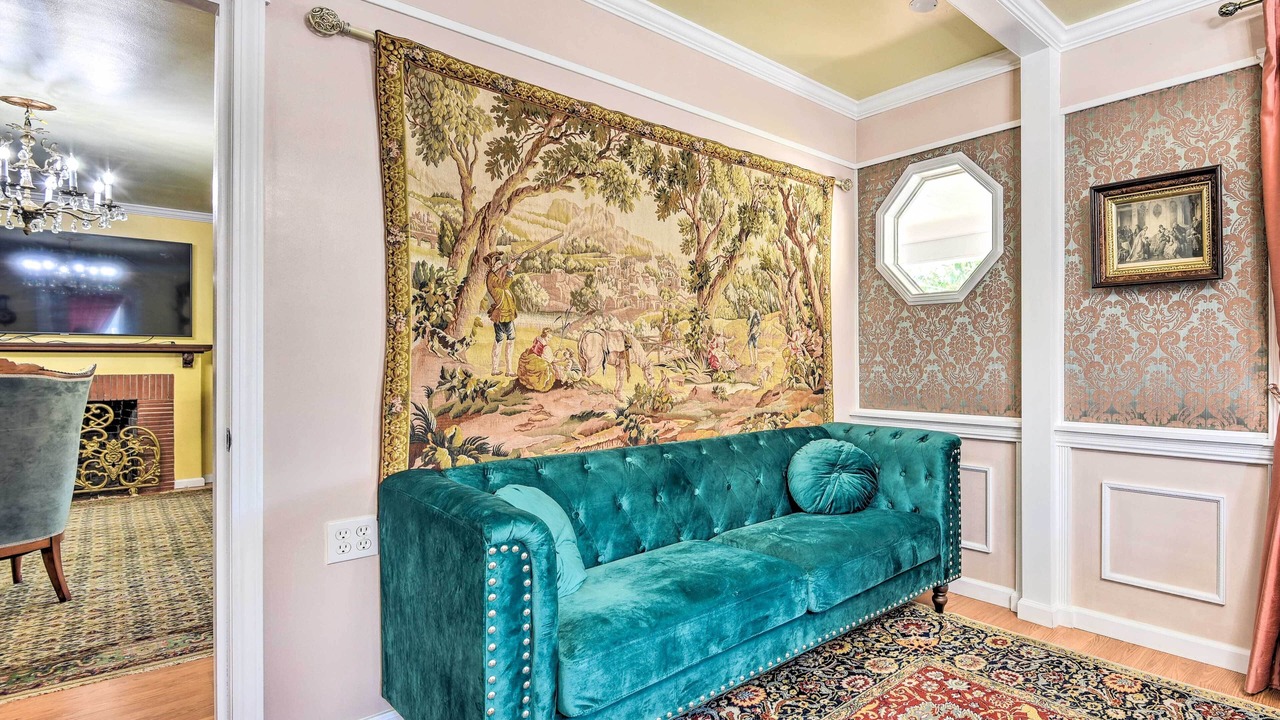 Photo of Livingroom in North Central