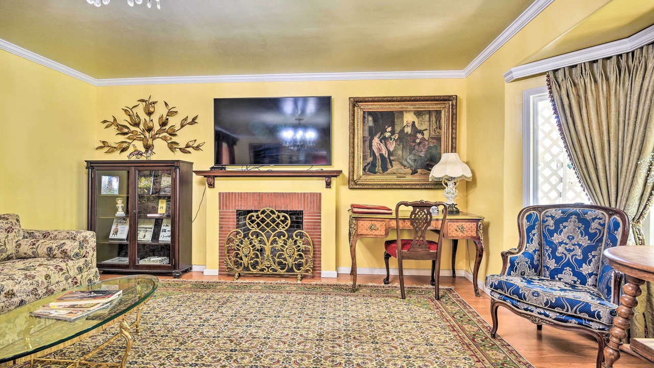 Photo of Livingroom in North Central