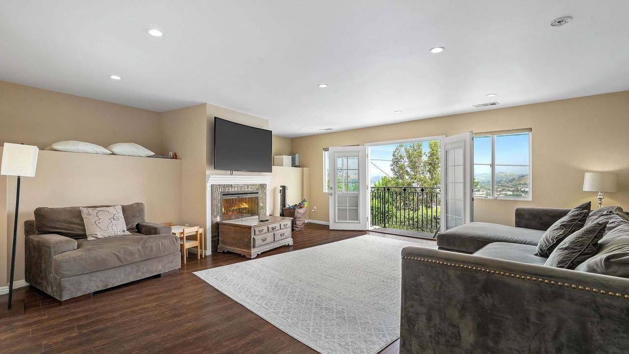Photo of Livingroom in Los Angeles