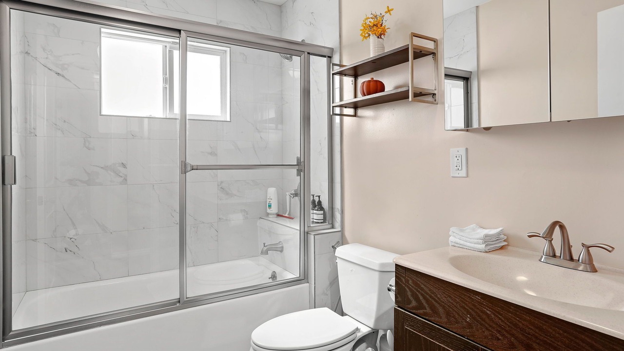 Photo of Bathroom in Los Angeles