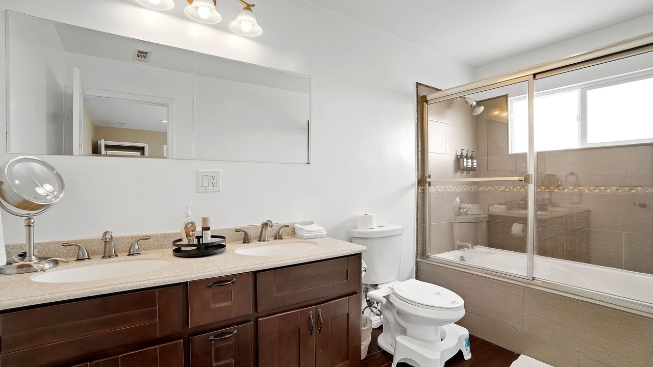 Photo of Bathroom in Los Angeles