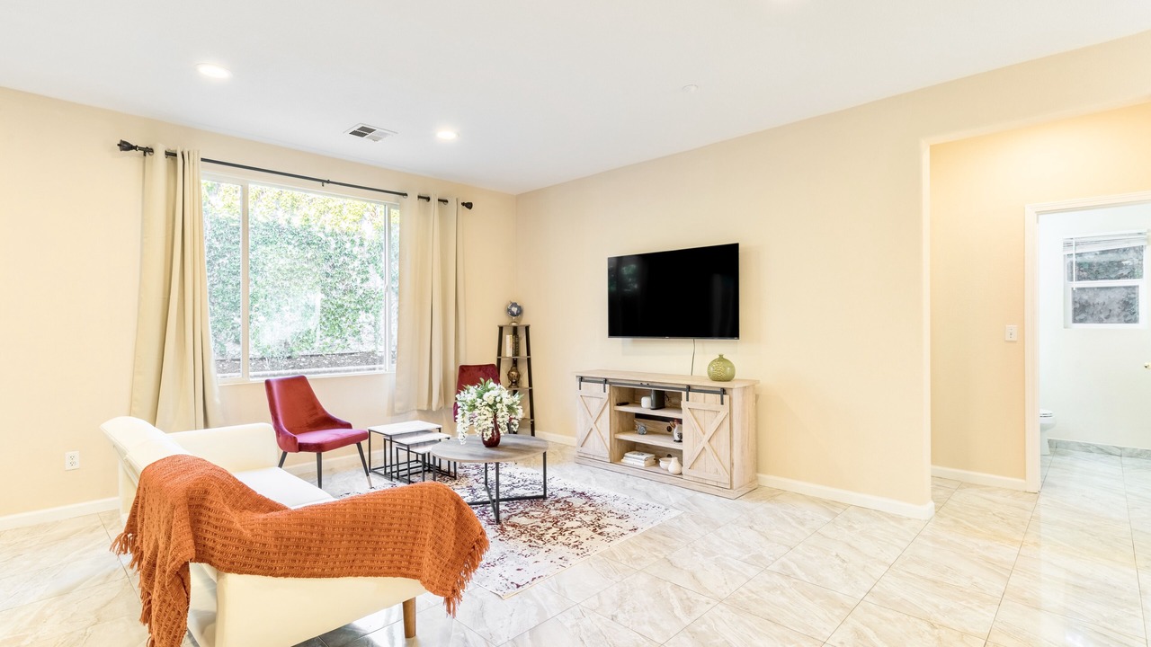 Photo of Livingroom in Union City