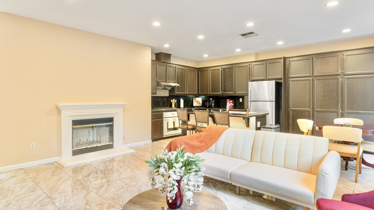 Photo of Livingroom in Union City