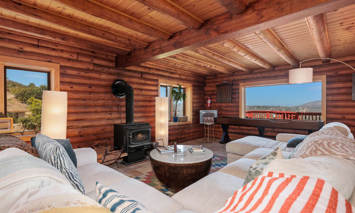 Photo of Livingroom in Escondido