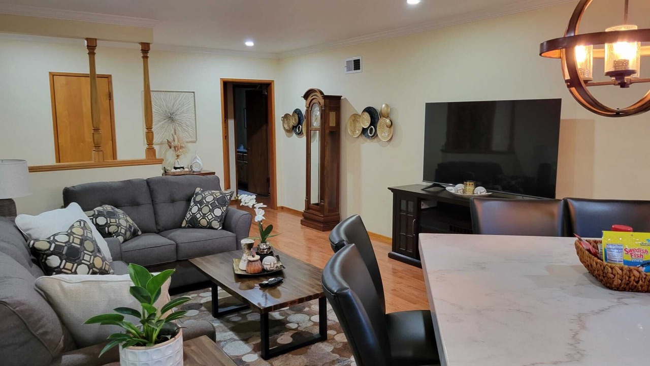 Photo of Livingroom in Wrigley