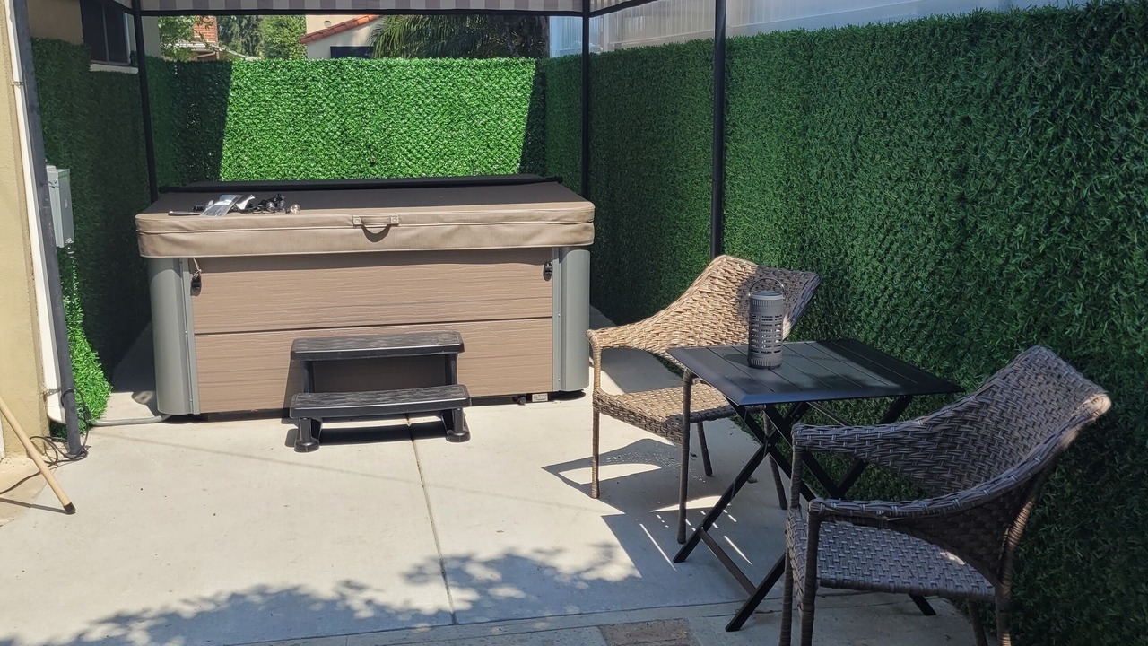 Photo of Patio Balcony in Wrigley