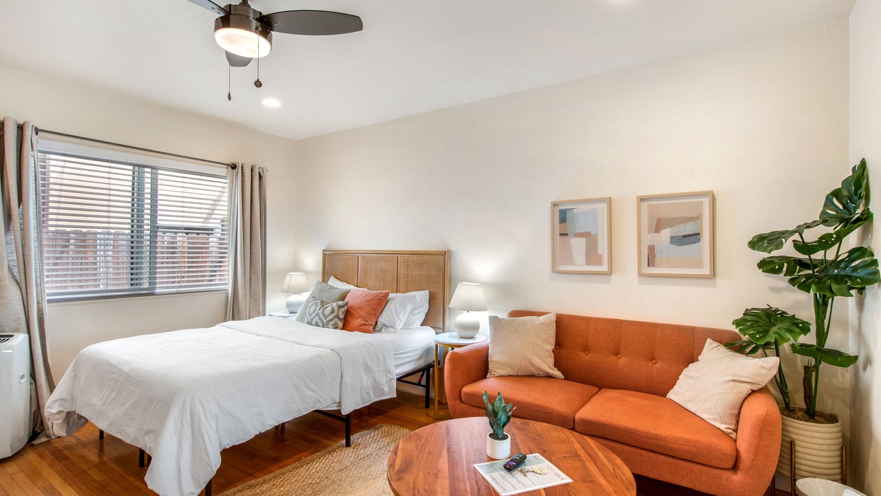 Photo of Bedroom in Belmont Shore