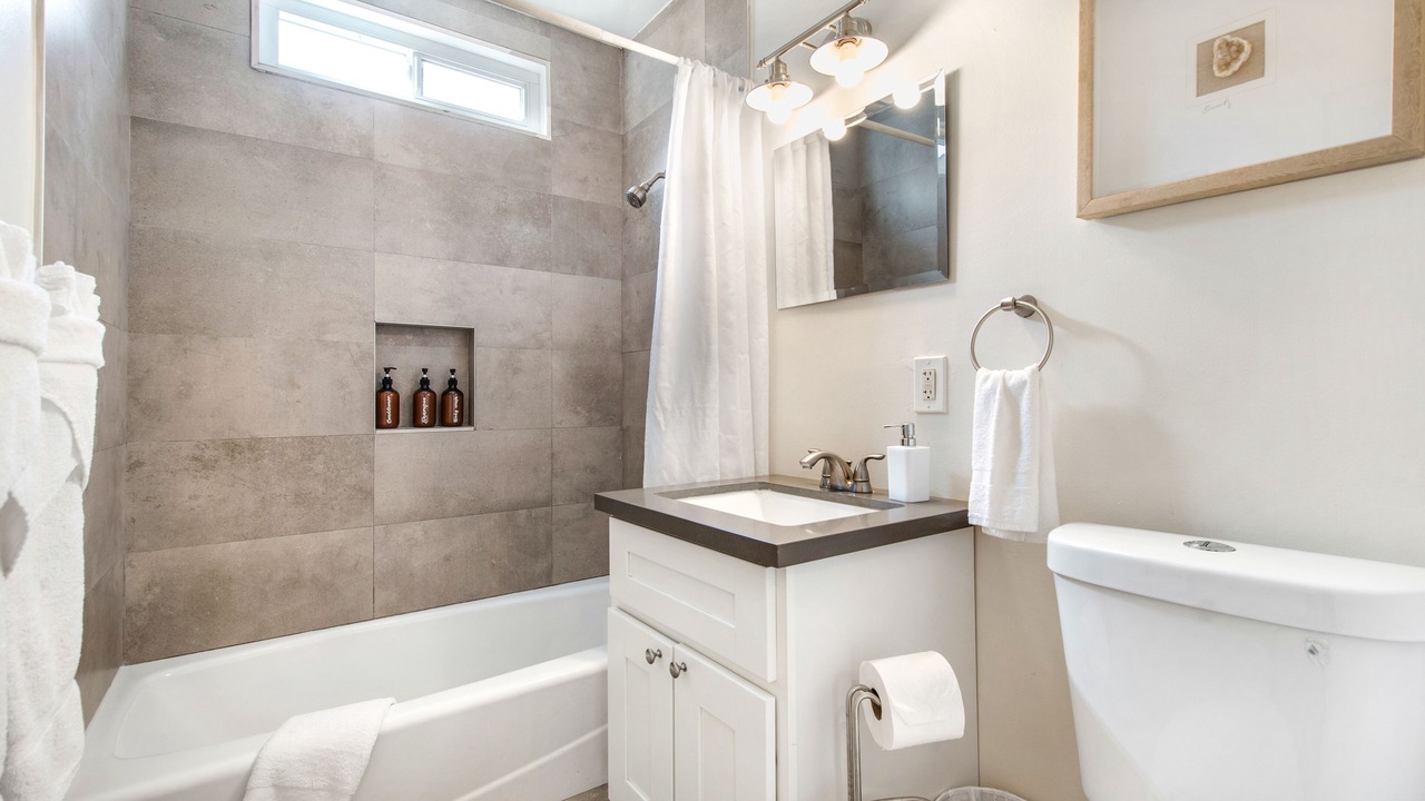 Photo of Bathroom in Belmont Shore