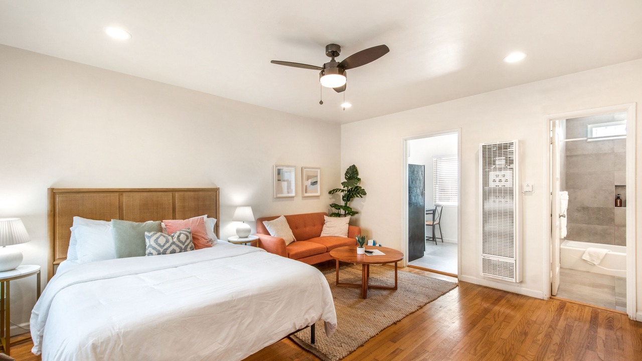 Photo of Bedroom in Belmont Shore