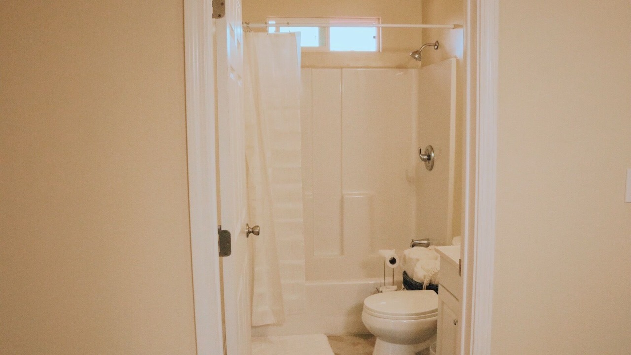 Photo of Bathroom in Harbor