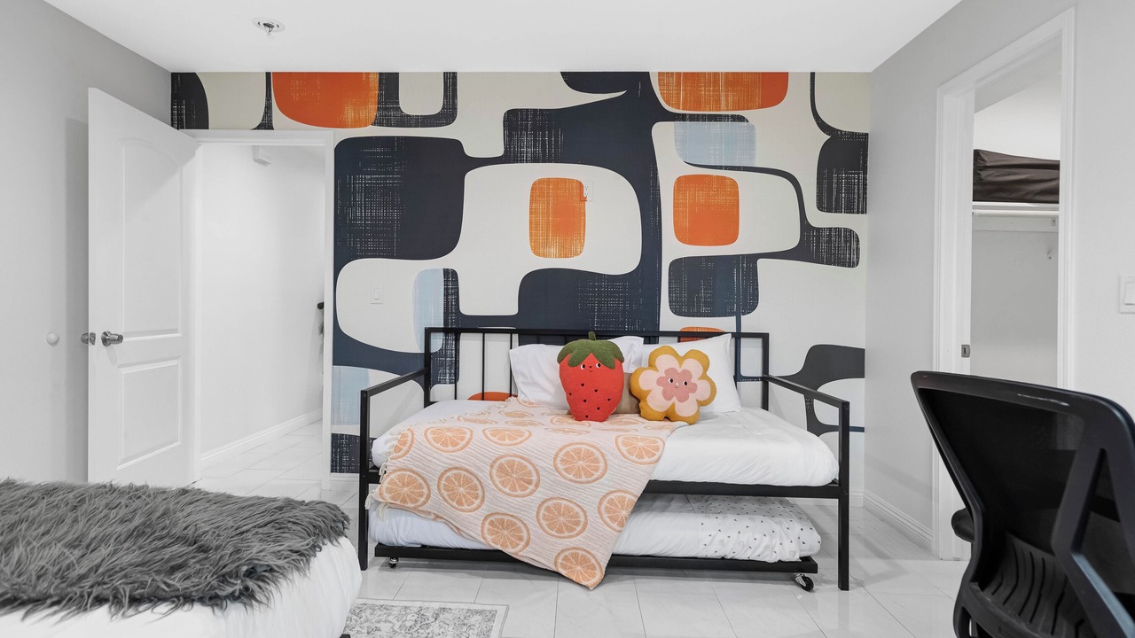 Photo of Bedroom in Midway City