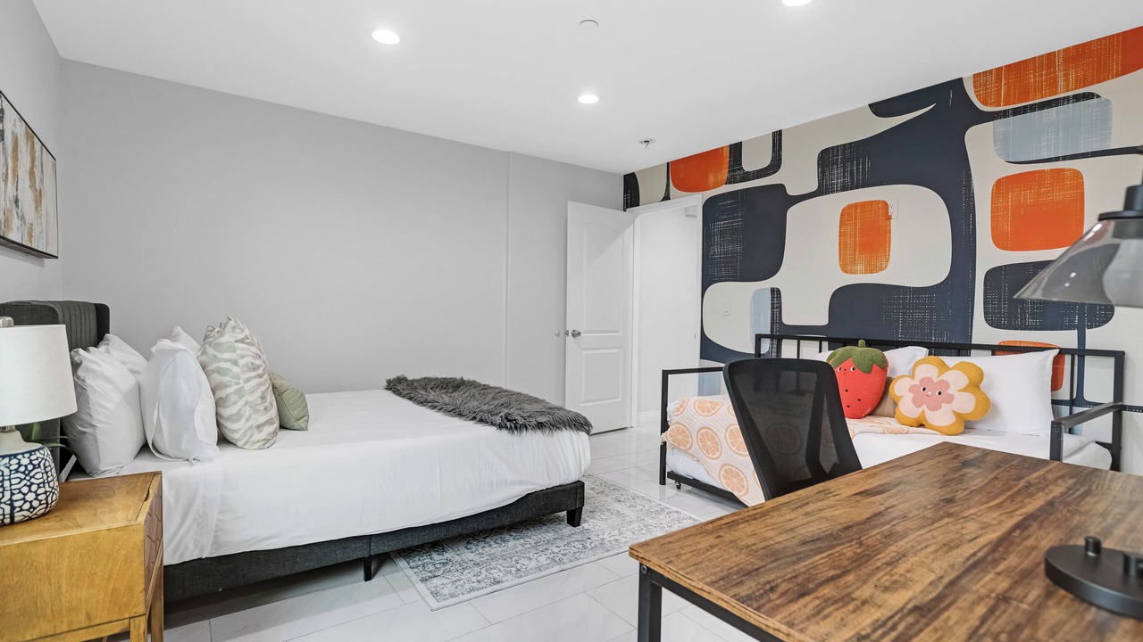 Photo of Bedroom in Midway City