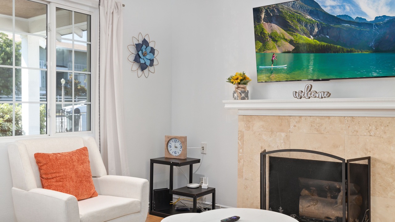 Photo of Livingroom in Mid Central