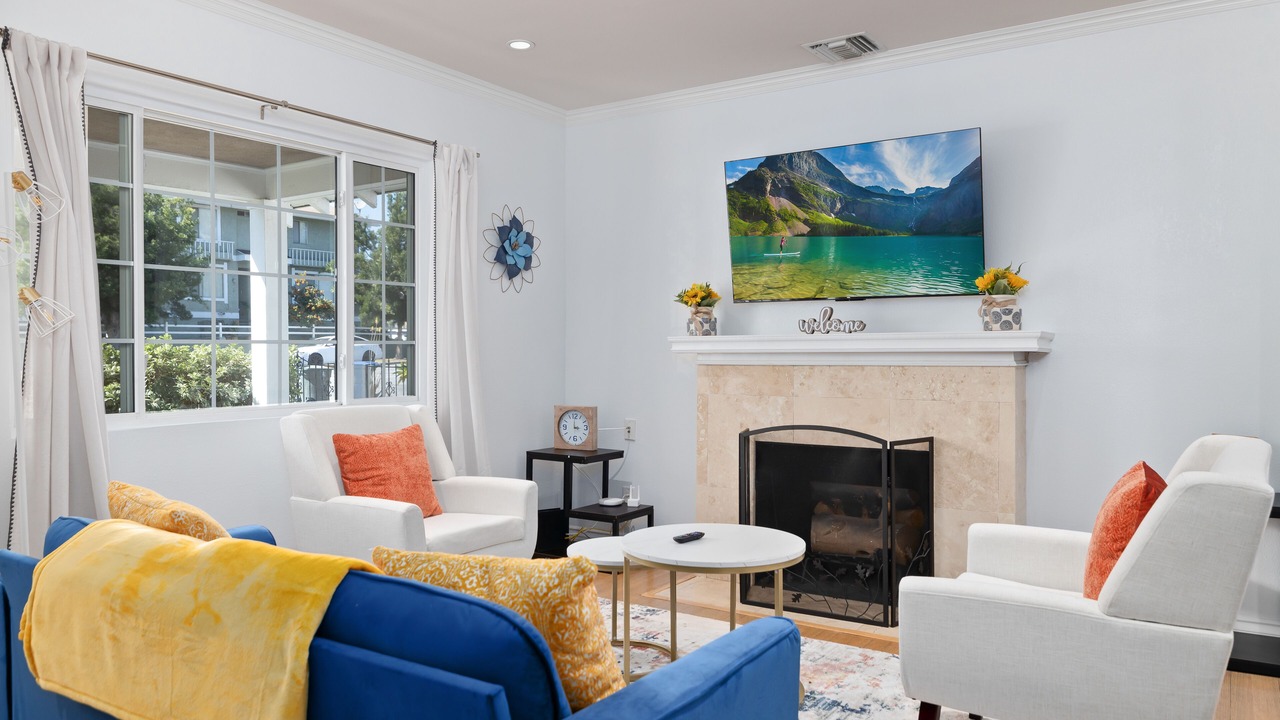 Photo of Livingroom in Mid Central