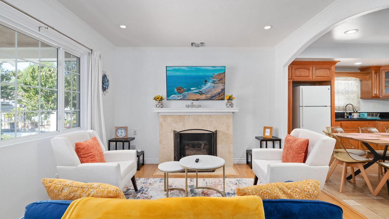 Photo of Livingroom in Mid Central