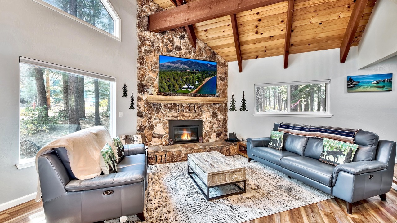 Photo of Livingroom in North Upper Truckee