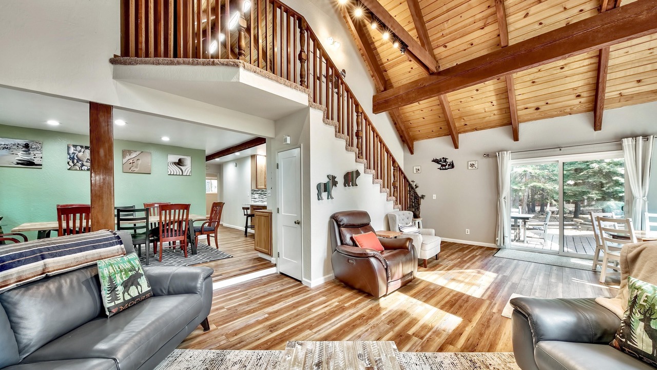 Photo of Livingroom in North Upper Truckee
