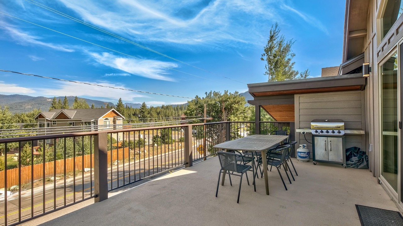 Photo of Outdoor in Mountain View Estates