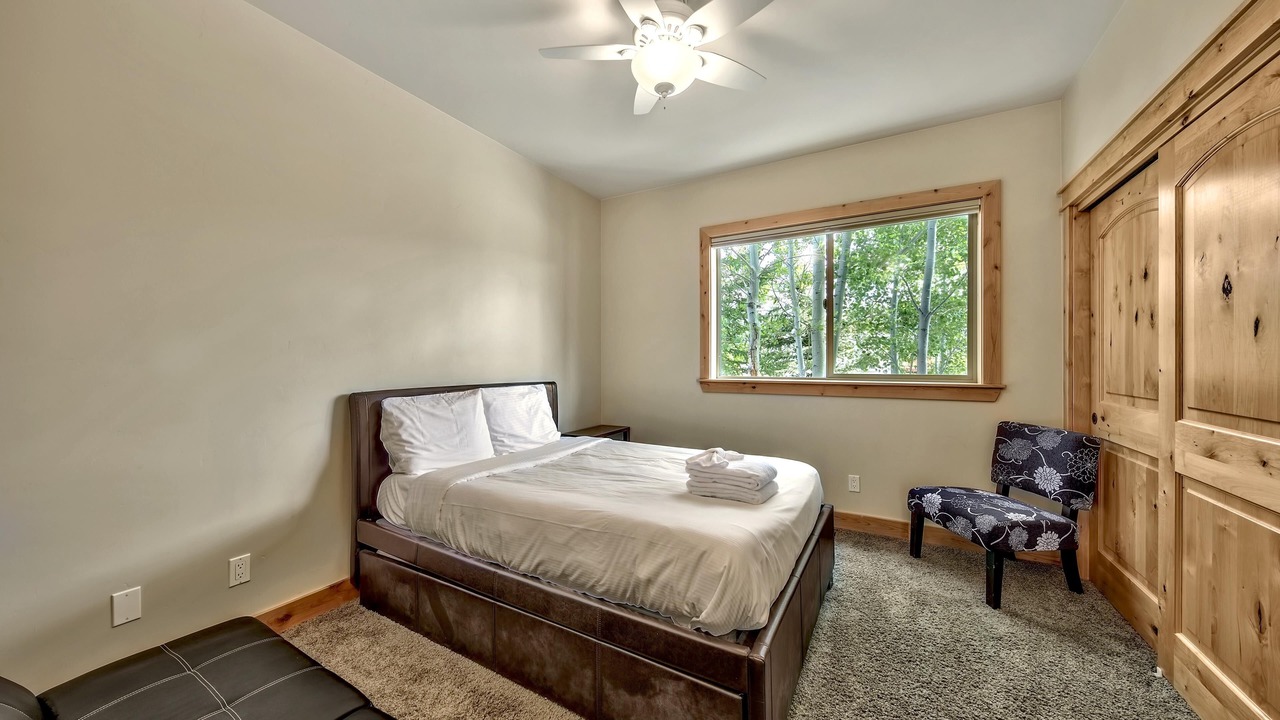 Photo of Bedroom in Mountain View Estates