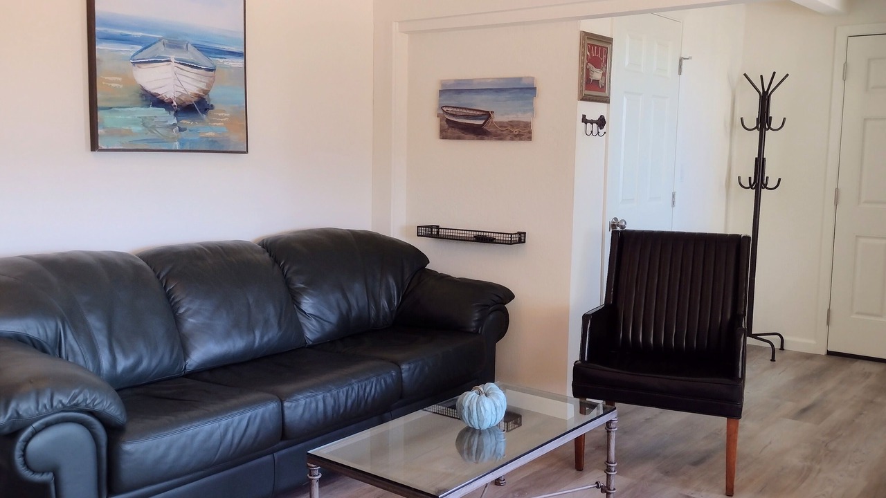 Photo of Livingroom in Clearlake Park