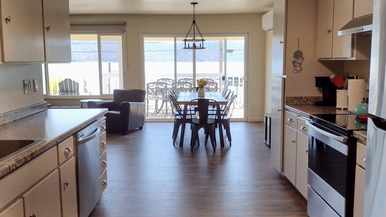 Photo of Kitchen in Clearlake Park