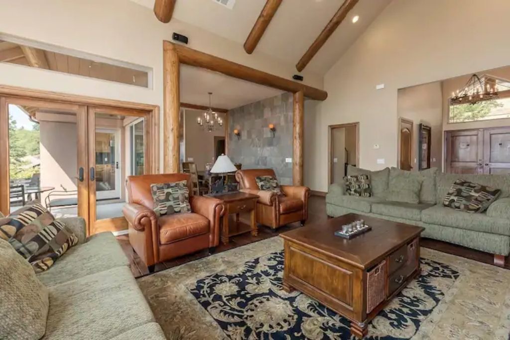 Photo of Livingroom in Forest Meadows