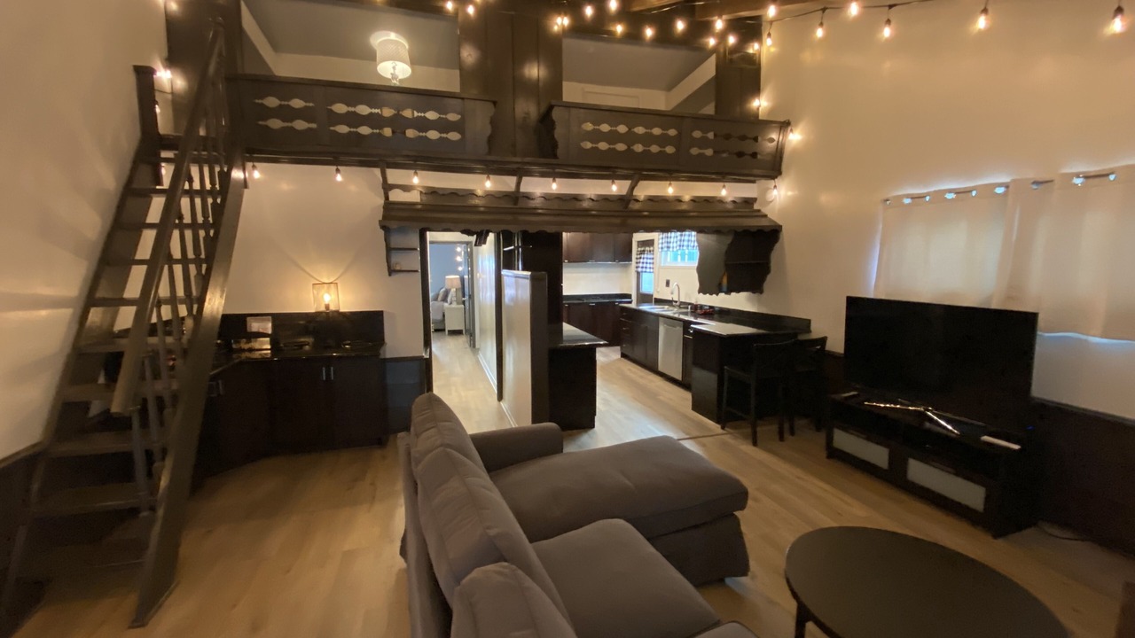 Photo of Livingroom in Burbank