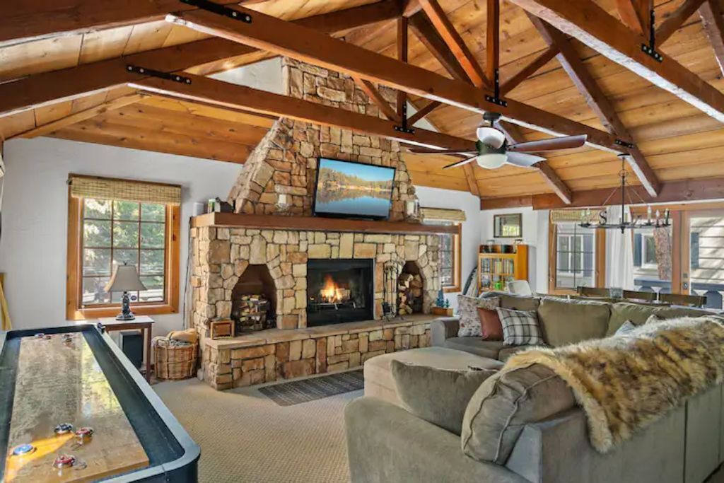 Photo of Livingroom in Cedar Glen